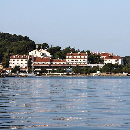 Double Room Pomena 4929A Екстериор снимка