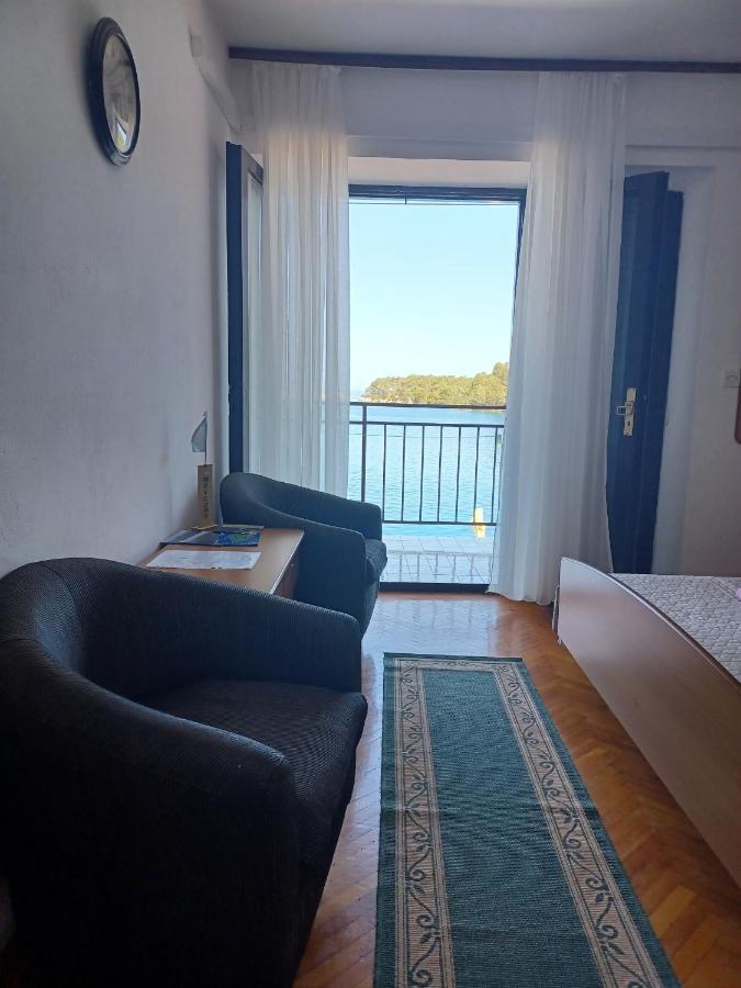 Double Room Pomena 4929A Екстериор снимка