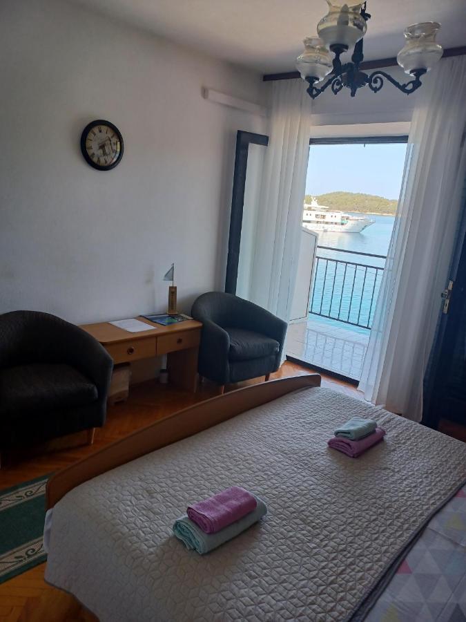 Double Room Pomena 4929A Екстериор снимка